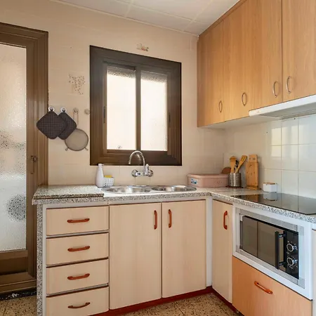 Apartman 5 Min To The Sea And 15 Min To Barcelona Center Sant Adria de Besos