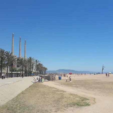 5 Min To The Sea And 15 Min To Barcelona Center Apartman *