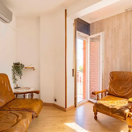 5 Min To The Sea And 15 Min To Barcelona Center Apartmán