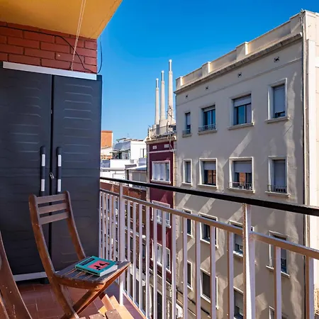 5 Min To The Sea And 15 Min To Barcelona Center Apartmán